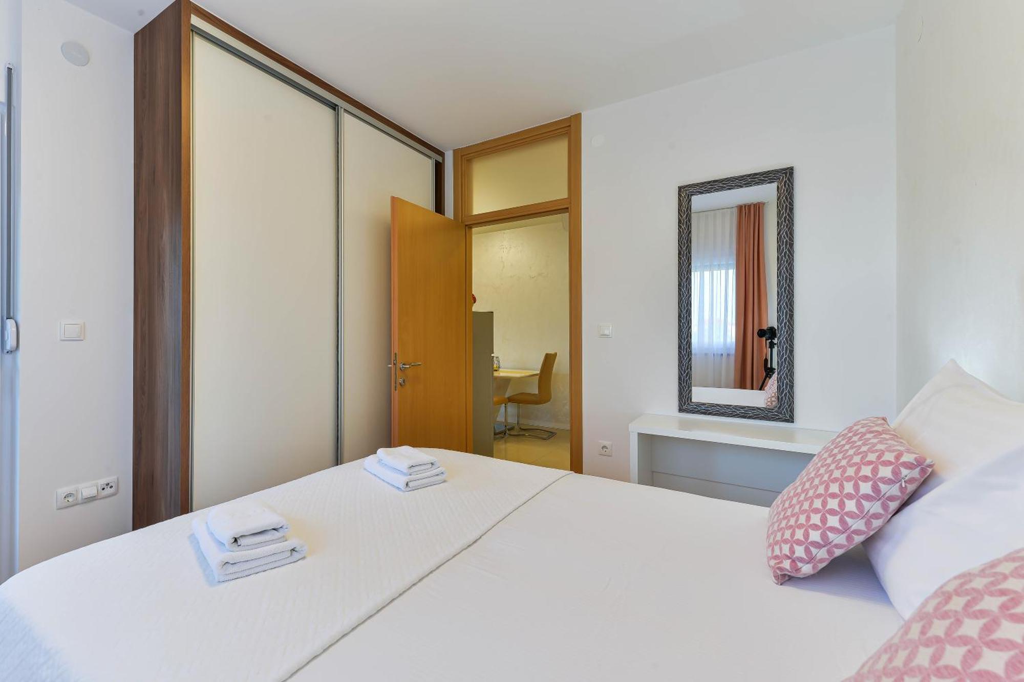 Apartments Laura 1 Privlaka  Εξωτερικό φωτογραφία
