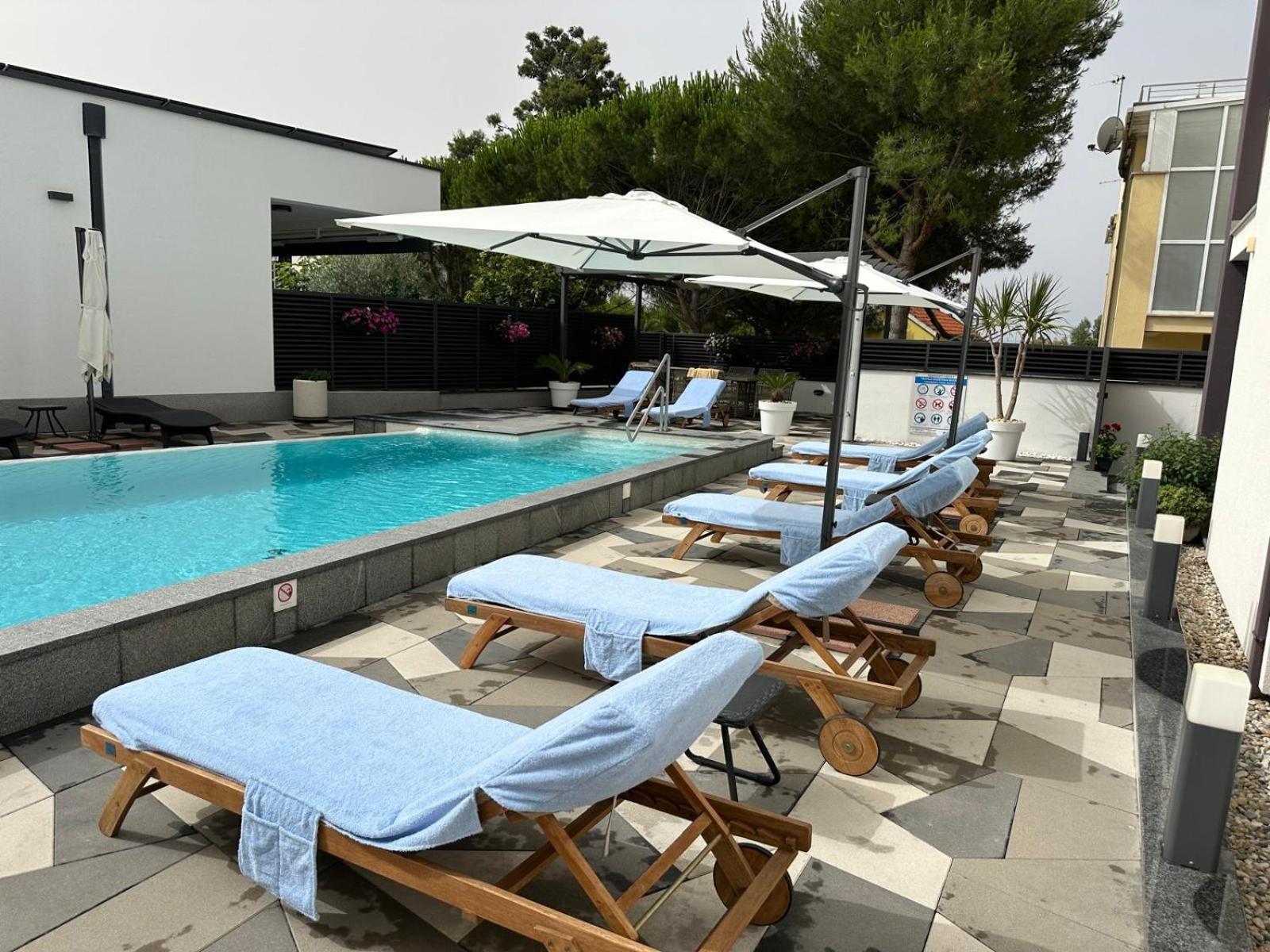 Apartments Laura 1 Privlaka  Εξωτερικό φωτογραφία