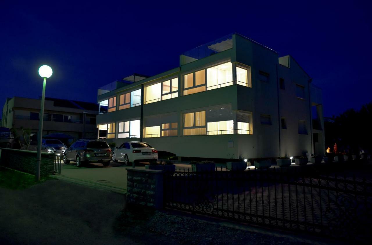 Apartments Laura 1 Privlaka  Εξωτερικό φωτογραφία